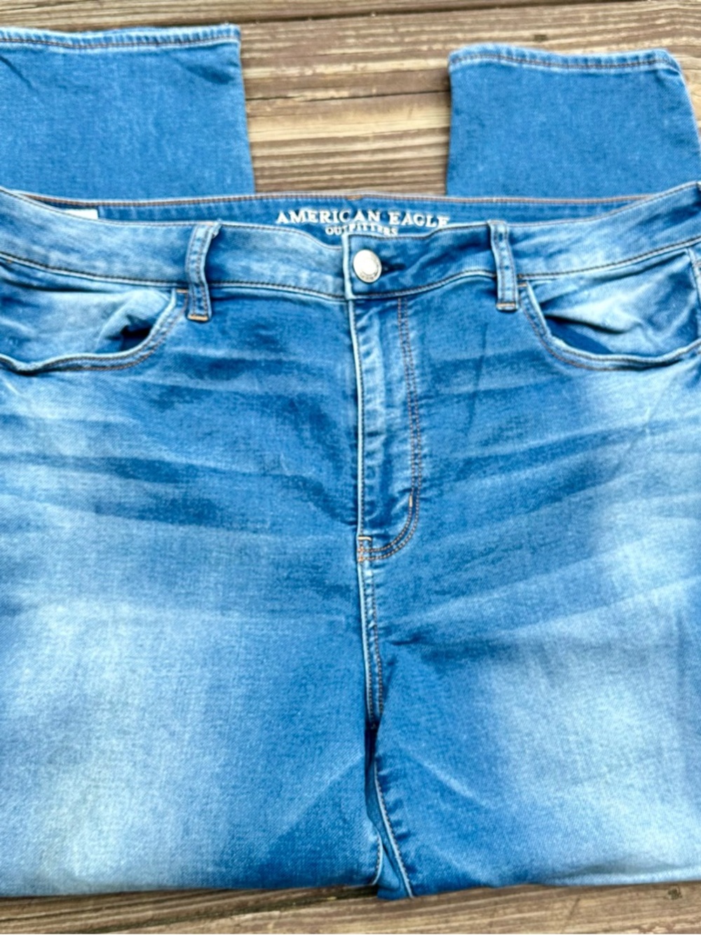 AMERICAN EAGLE hi-rise crop super stretch jeggings